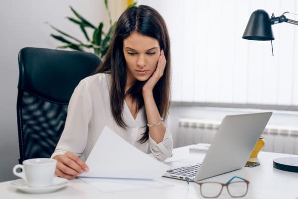 Umowa kończy się w sobotę – kiedy wydać świadectwo pracy?