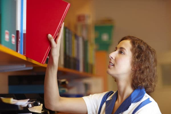 Organizację wewnętrzną biblioteki określa się w jej statucie