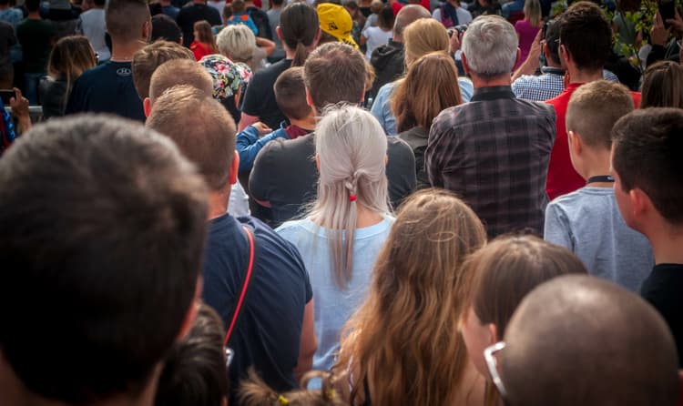 Bezpieczeństwo imprezy masowej w instytucji kultury – wymogi, procedury, odpowiedzialność