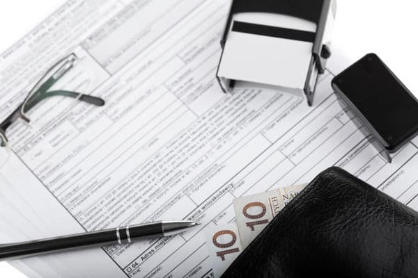 Pisarka przenosząca prawa autorskie działa jako podatnik VAT – interpretacja Dyrektora KIS z 26 września 2025 r.